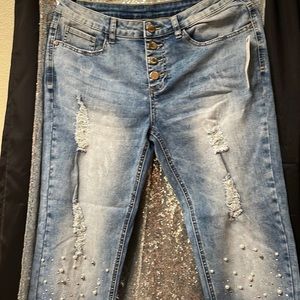 New denim jeans with pearl embellishment